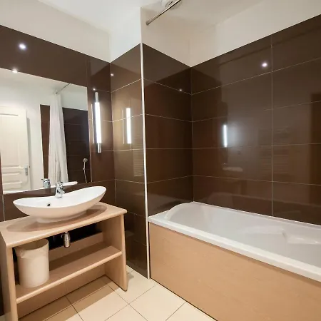 Cosy Avec Piscine Interieure, Wifi Et Parking A - Fr-1-165b-46
